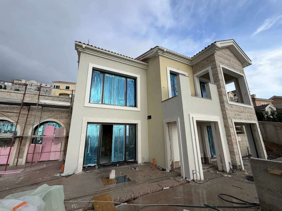 Luštica Bay — Phase H — view of the building and facade details, photo 3