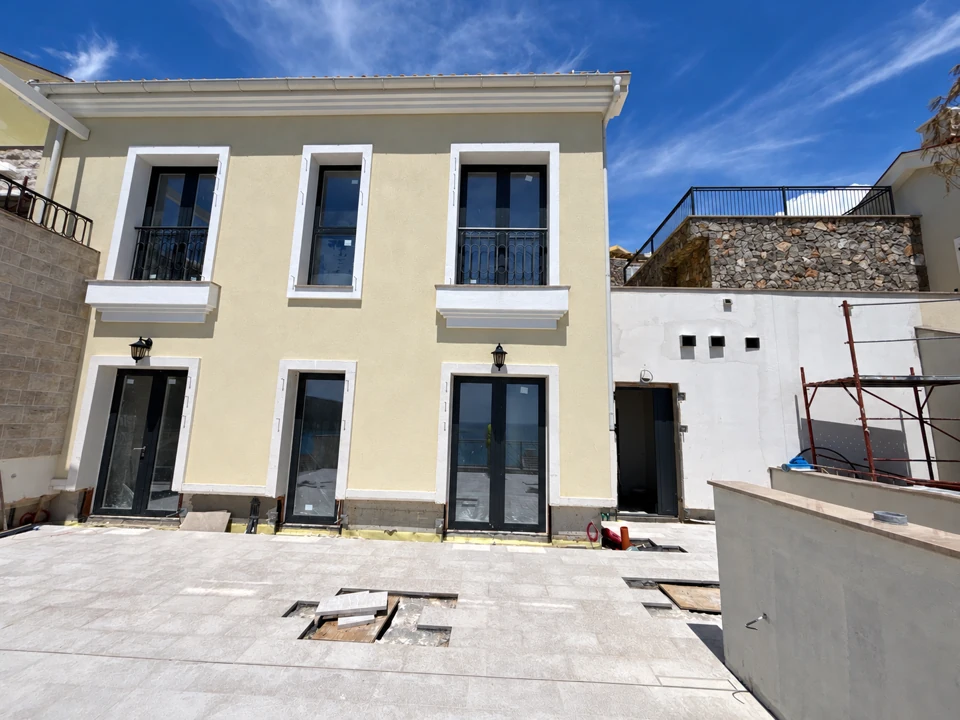 Luštica Bay — Phase H — view of the building and facade details, photo 1