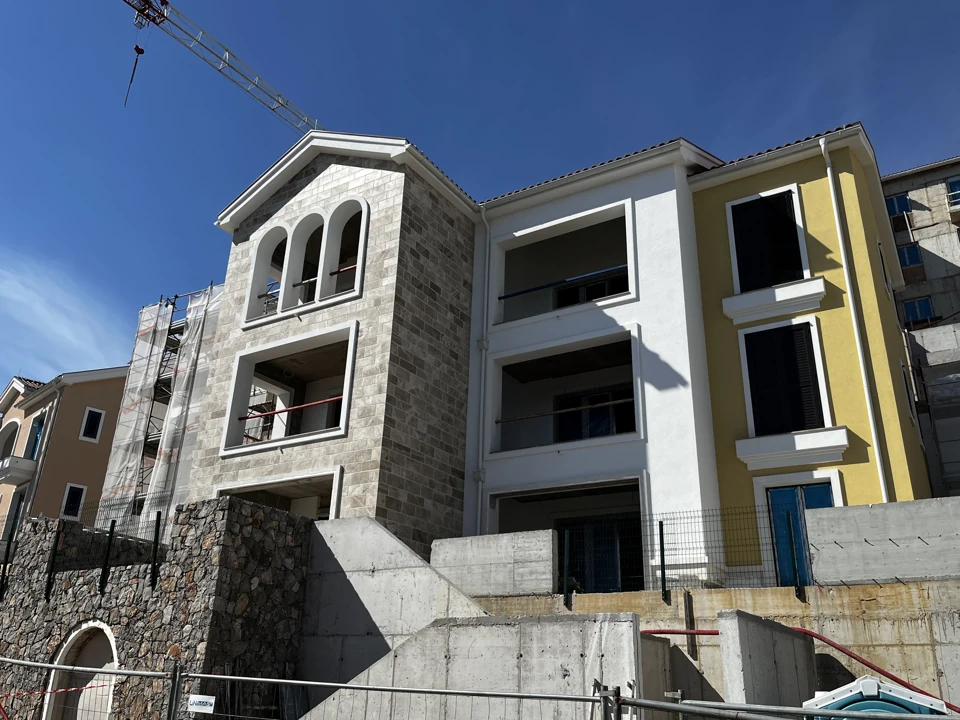 Luštica Bay — Phase I — view of the building and facade details, photo 2