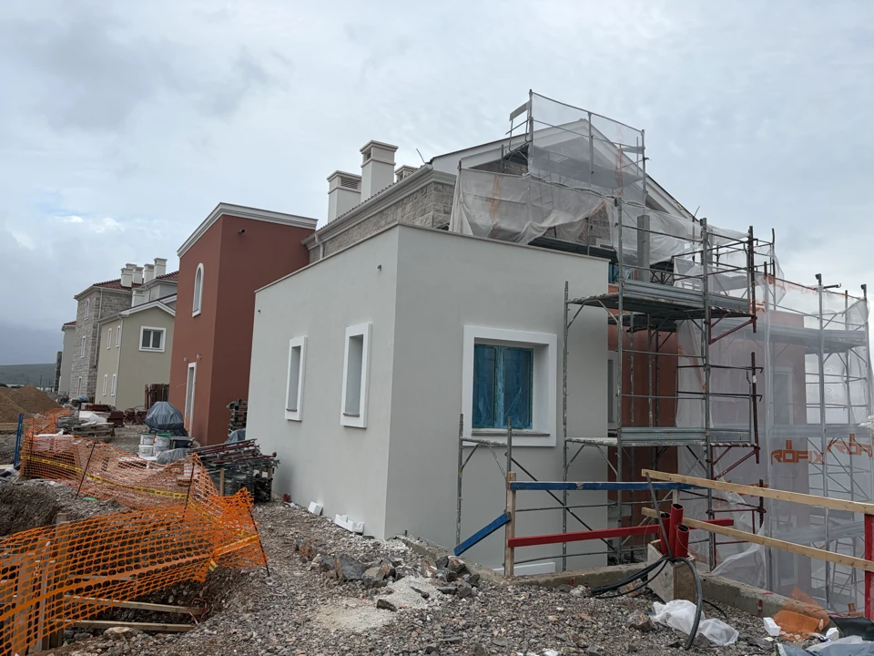 Luštica Bay — Phase K — view of the building and facade details, photo 2