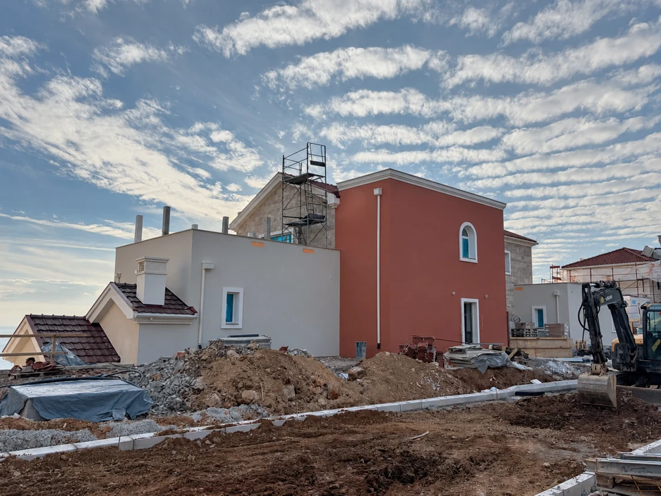 Luštica Bay — Phase K — view of the building and facade details, photo 4